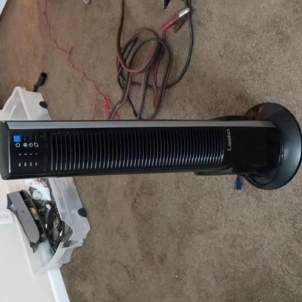 Lasko oscillating tower fan